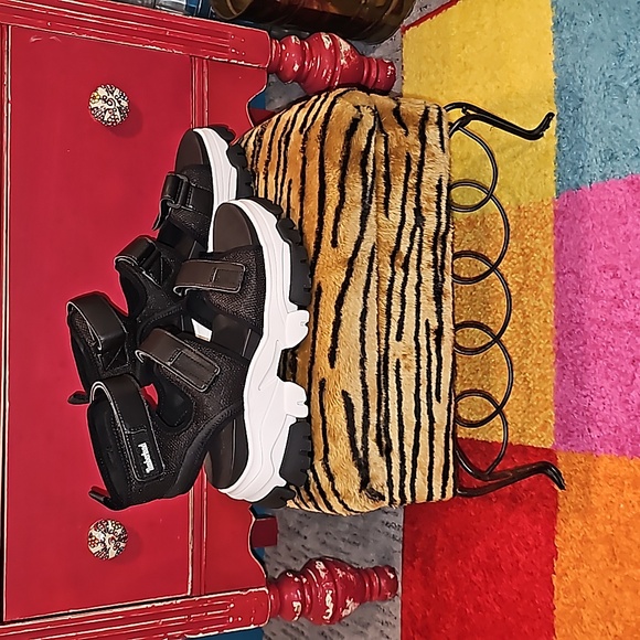 ●●TIMBERLAND ADLEY WAY STRAP SANDALS SIZE 8.5M NIB●● - Picture 2 of 5